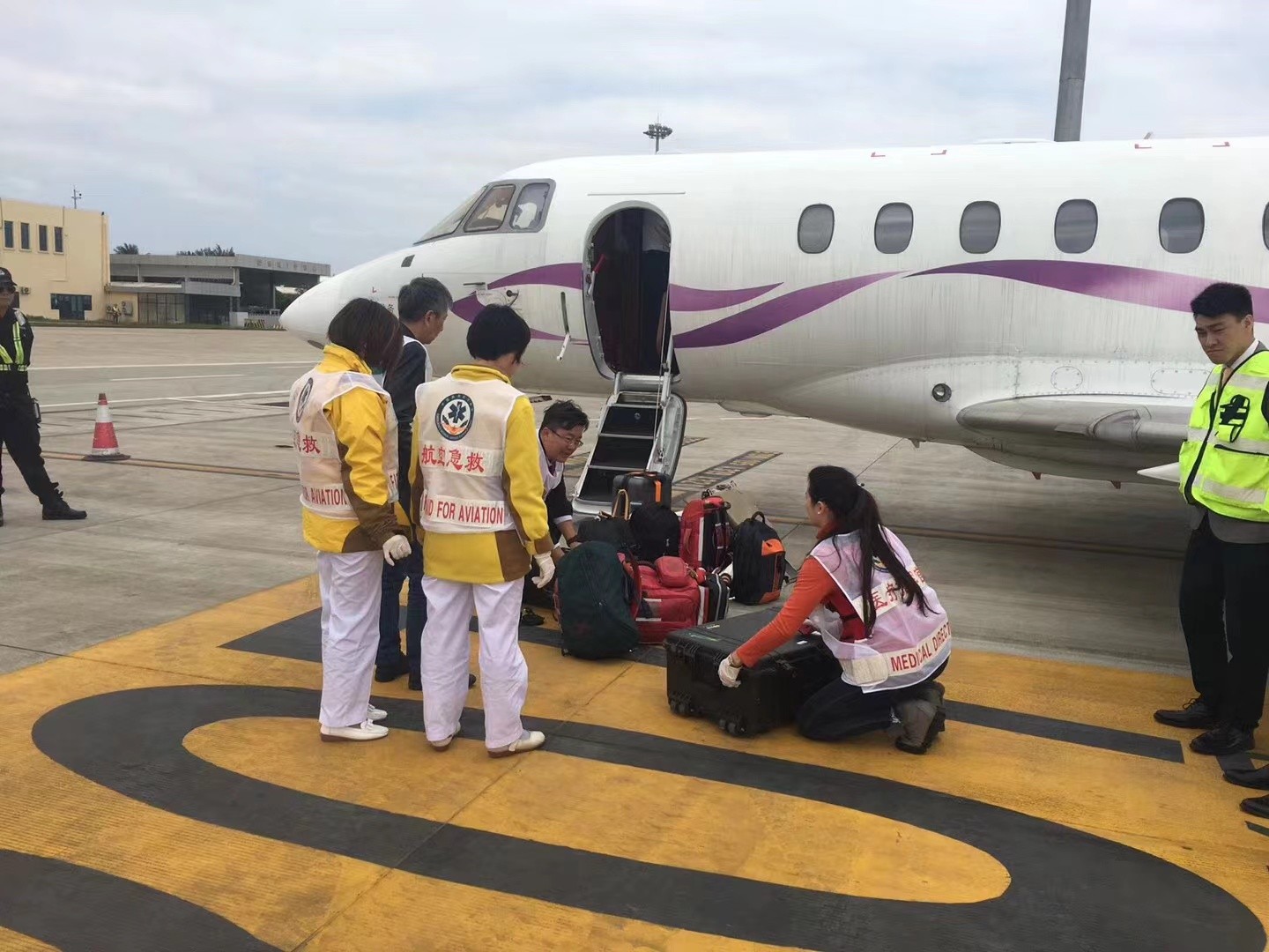 大化香港出入境救护车出租